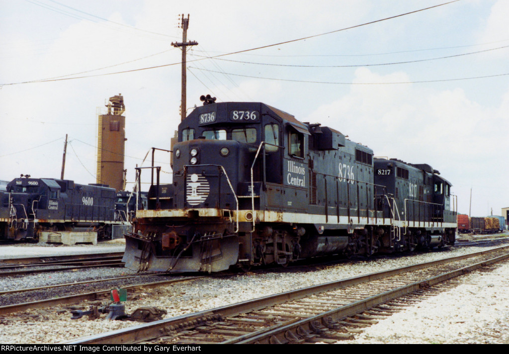 IC GP11 #8736 - Illinois Central